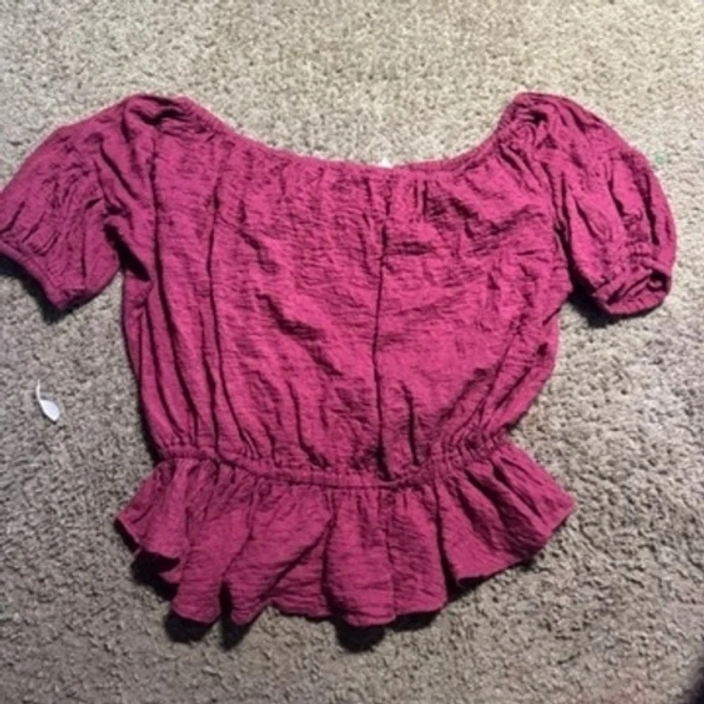 Free People Magenta Pink Off The Shoulder Peplum Blouse Smocked Textured Top‎ M